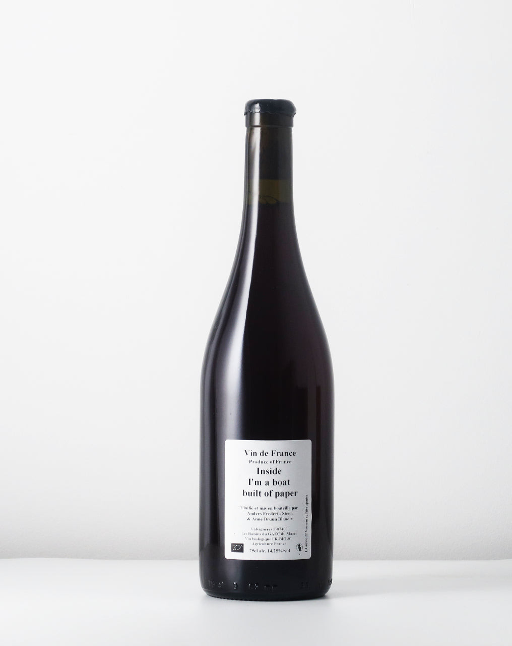 This Grenache Noir has spent a few years in the cellar to find its right expression. It is also a wine more to the classic side than natural wine according to Anders and Anne.