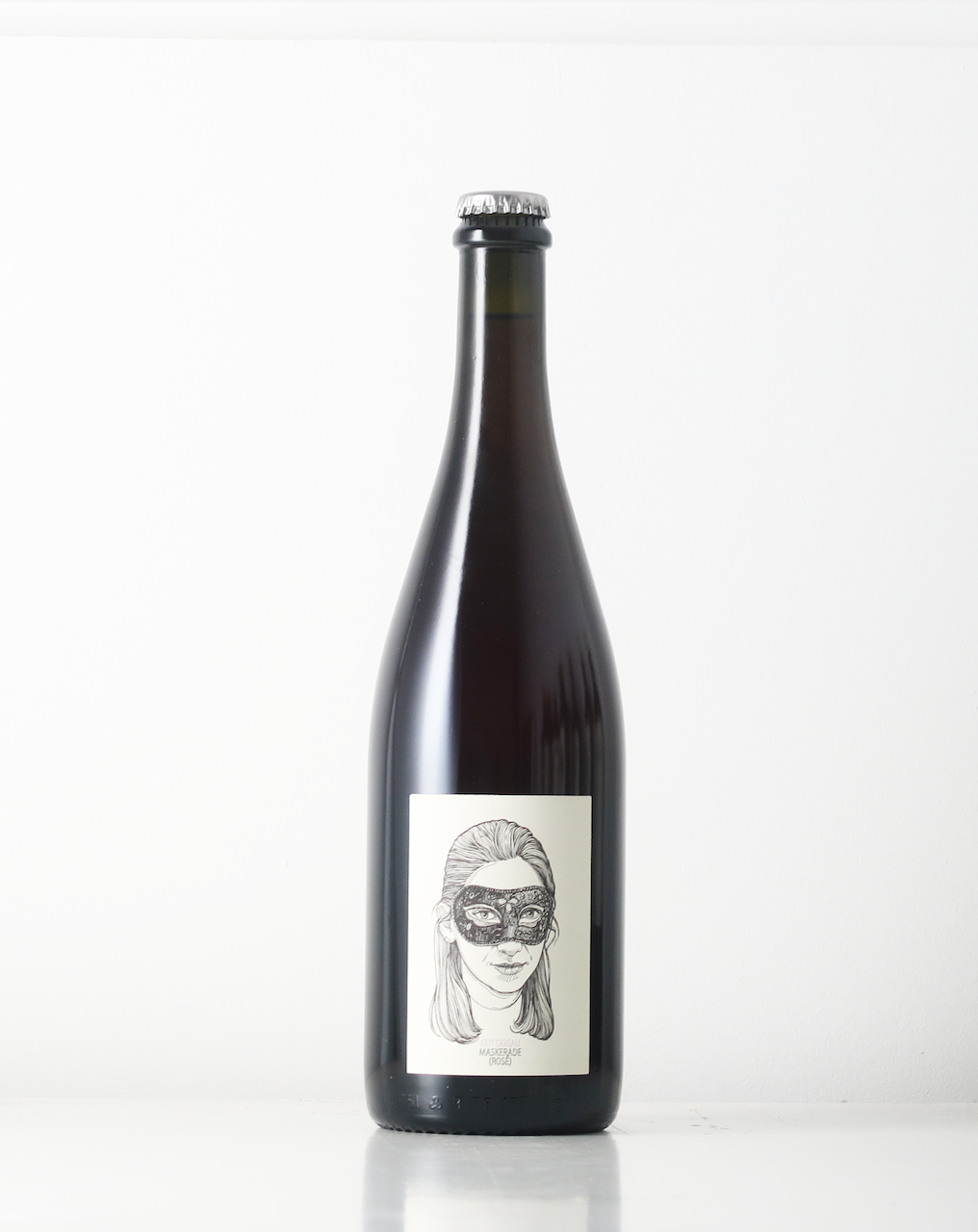 A new family member from Gut Oggau that yet has to be revealed. Natural wine made from a mystery field blend with nothin added.