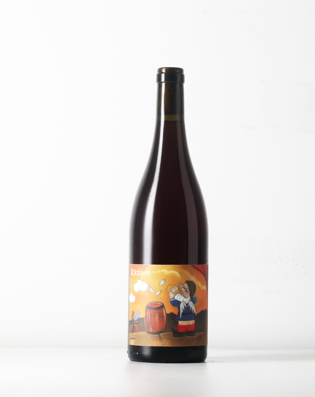 A lively Poulsard from Arbois, l'Octavin always makes really original natural wine. The Hip Hip is no exception.