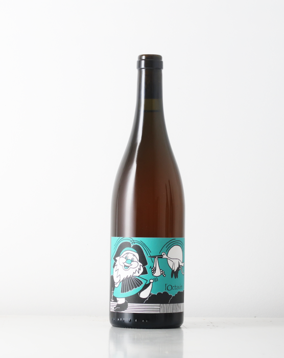 Made from negoce grapes Gewurtztraminer and Pinot Gris from Alsace. Alice makes natural wines in Jura without any additions and with a lot of soul and art.