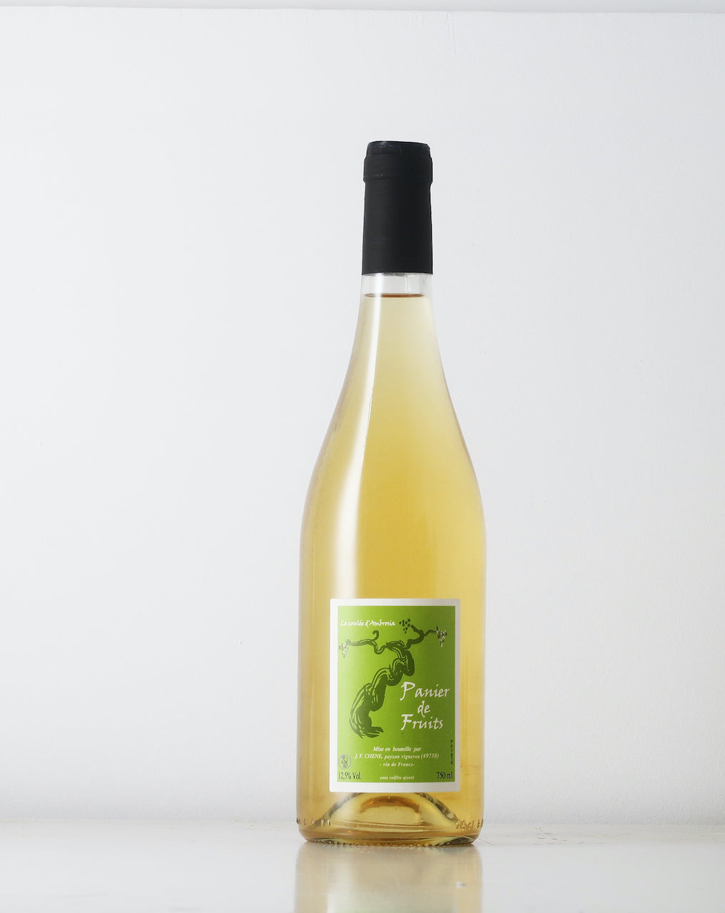 The natural wines from La Couleé d'Ambrosia is running out since he quit a few years ago. Fortunately there is still some left in the celler, like this Chenin Blanc.