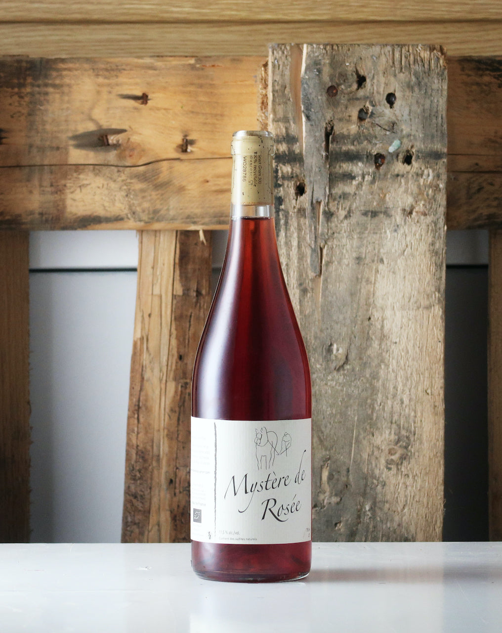 Michel guignier is making natural wine in Beaujolais on the hills of Vauxenaud. This rosé made from Gamay of course is delicious and refresing.