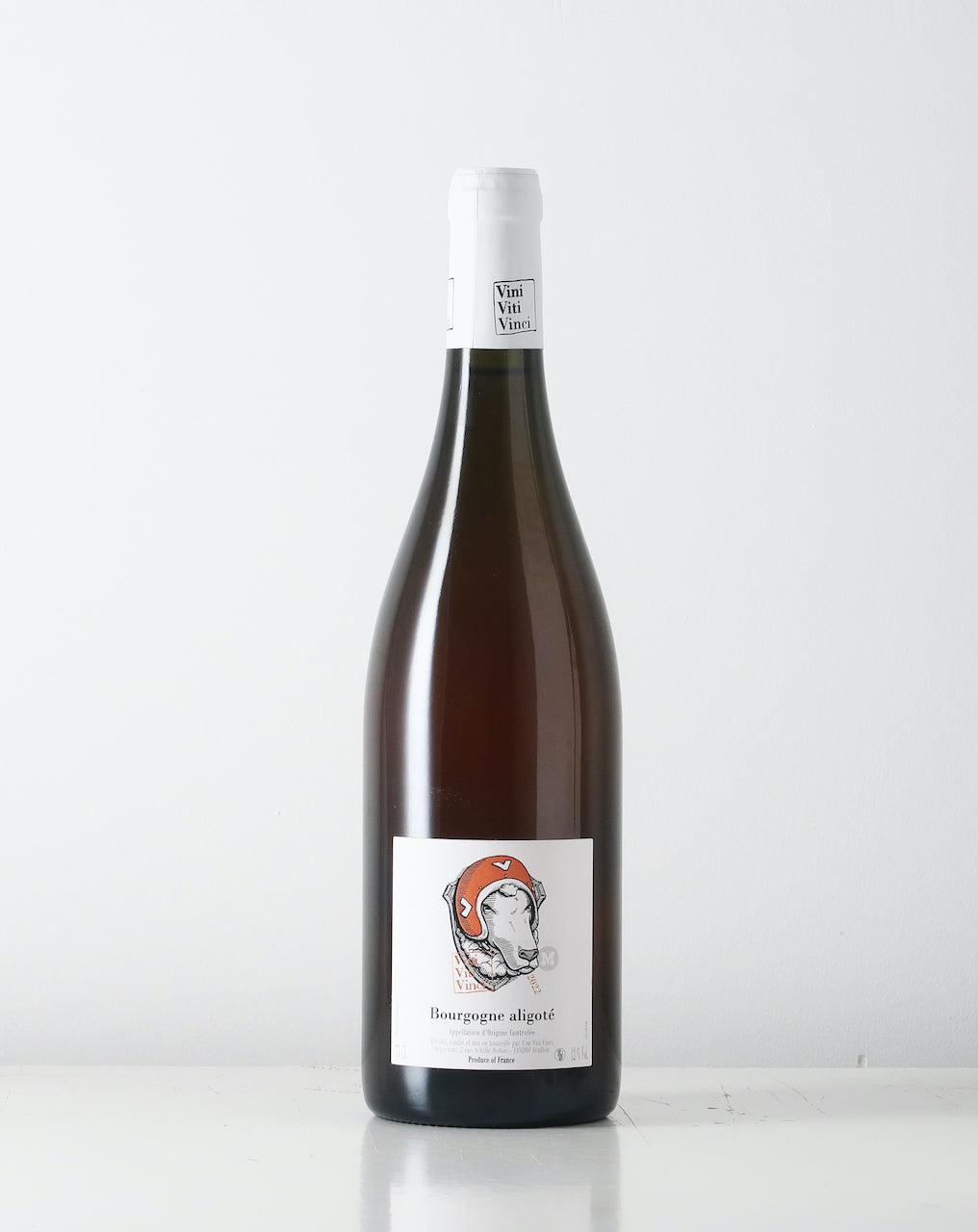Aligoté with a couple of weeks skin maceration gives this lovely orange natural wine from Vini Viti Vinci.