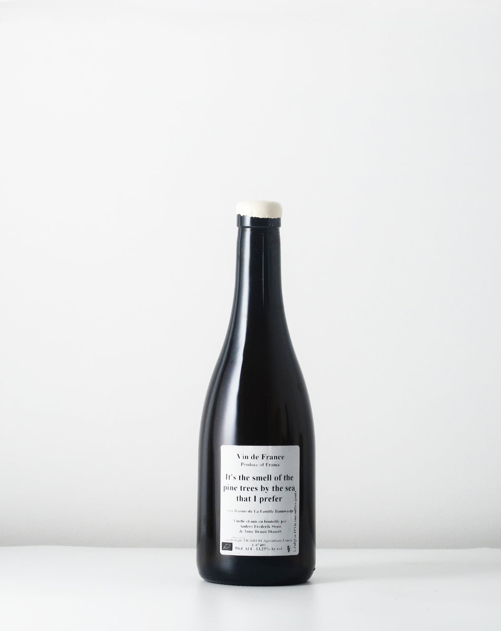 These amazing natural wines from Anders and Anne in the Rhône reigion is a must for any natural wine lover. Here is a blend of Pinot Noir, Pinot Gris and Gewurtztraminer that will leave you stunned.
