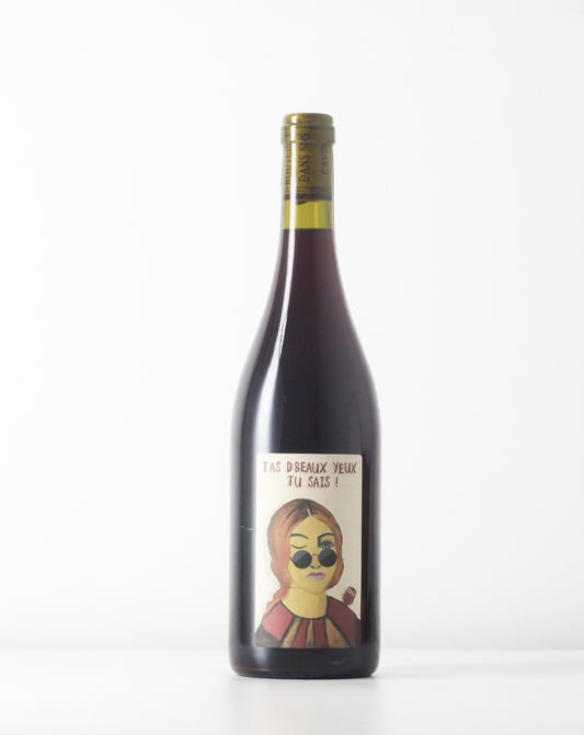 Cyril Alonso specializes in rarities, very old vines, and endangered native grape varieties. This is Vitis Sylvestris made without anything added, a natural wine full of emotion.