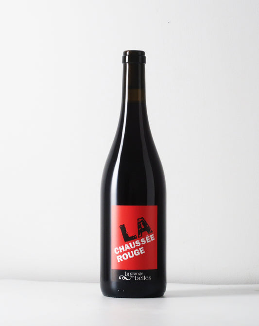 Delicious natural wine from La Grange aux Belles in Anjou. A blend of cabernet sauvignon, cabernet franc and grolleau that makes sense.