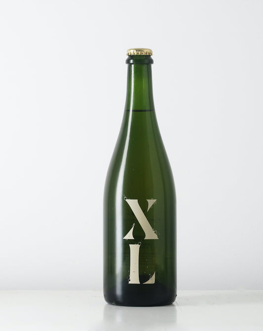 The catalan xarello grape is super refreshing. In the hands of Antonella and Massimo, making natural wine without any additions it will be even more so.