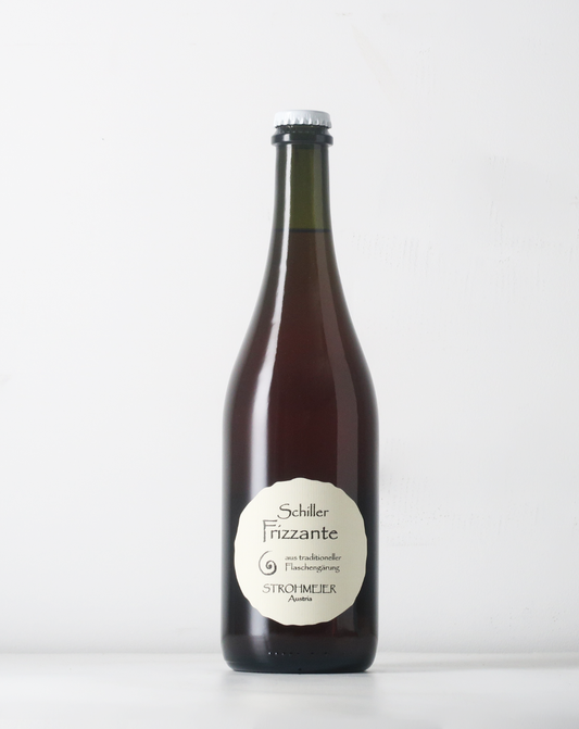 Schiller Frizzante is made from local Styrian variety Blauer Wildbacher. Strohmeiers version of Schiller is just so refreshing.
